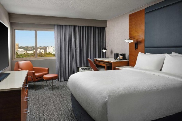 Courtyard by Marriott Los Angeles Century City/Beverly Hills image 8
